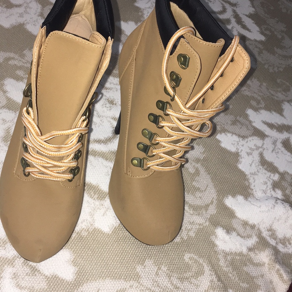 High heels boots